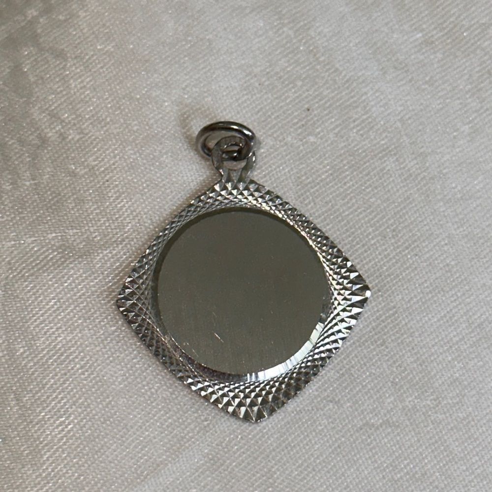 Vintage‎ Lamode sterling silver diamond shaped pendant